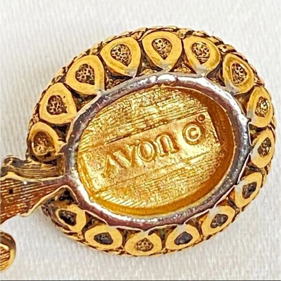 Avon Pendant Necklace Onyx Cabochon Encircled Pearlesque Beads Gold Tone Chain - Picture 11 of 14